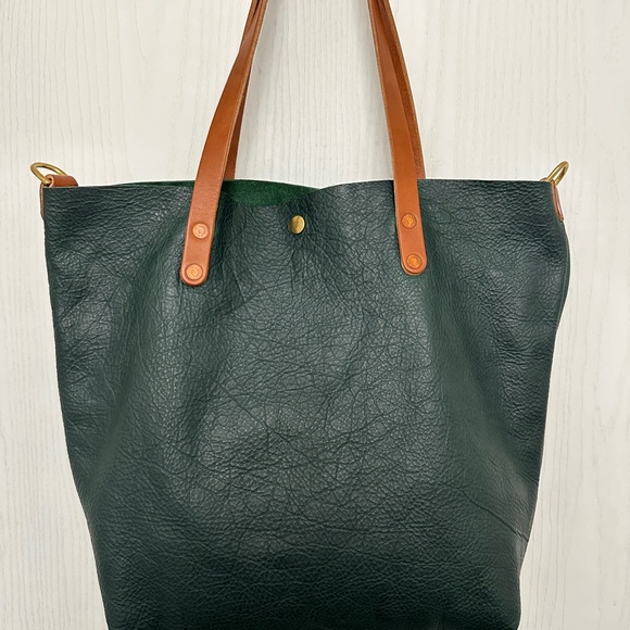 **SOLD—KMM & Co. Green Kodiak Leather Tote & Crossbody Bag - Picture 2 of 9